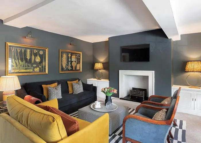 Central Apartment With Private Parking