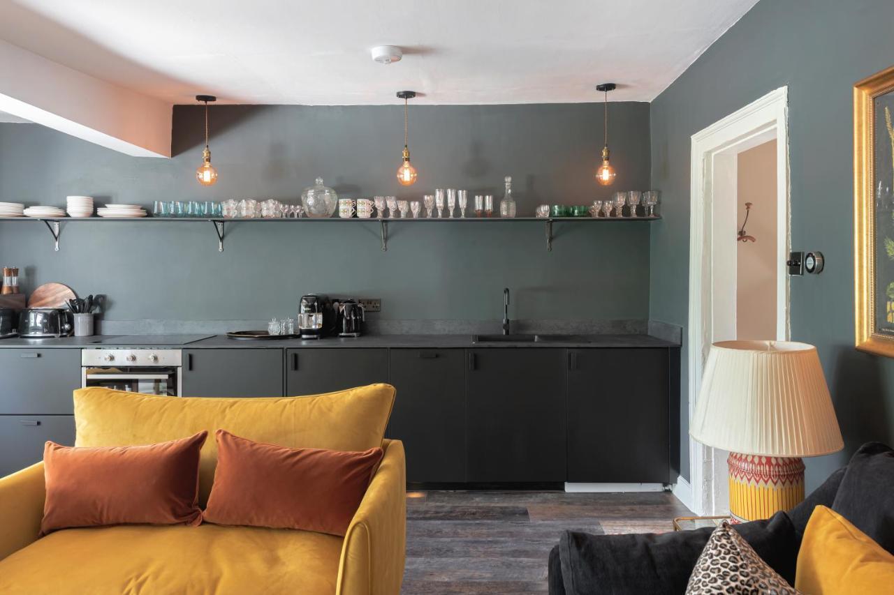 With Private Parking Apartment *