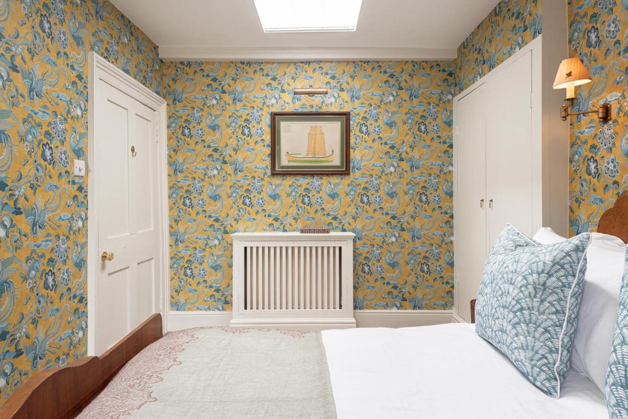 With Private Parking * Bath