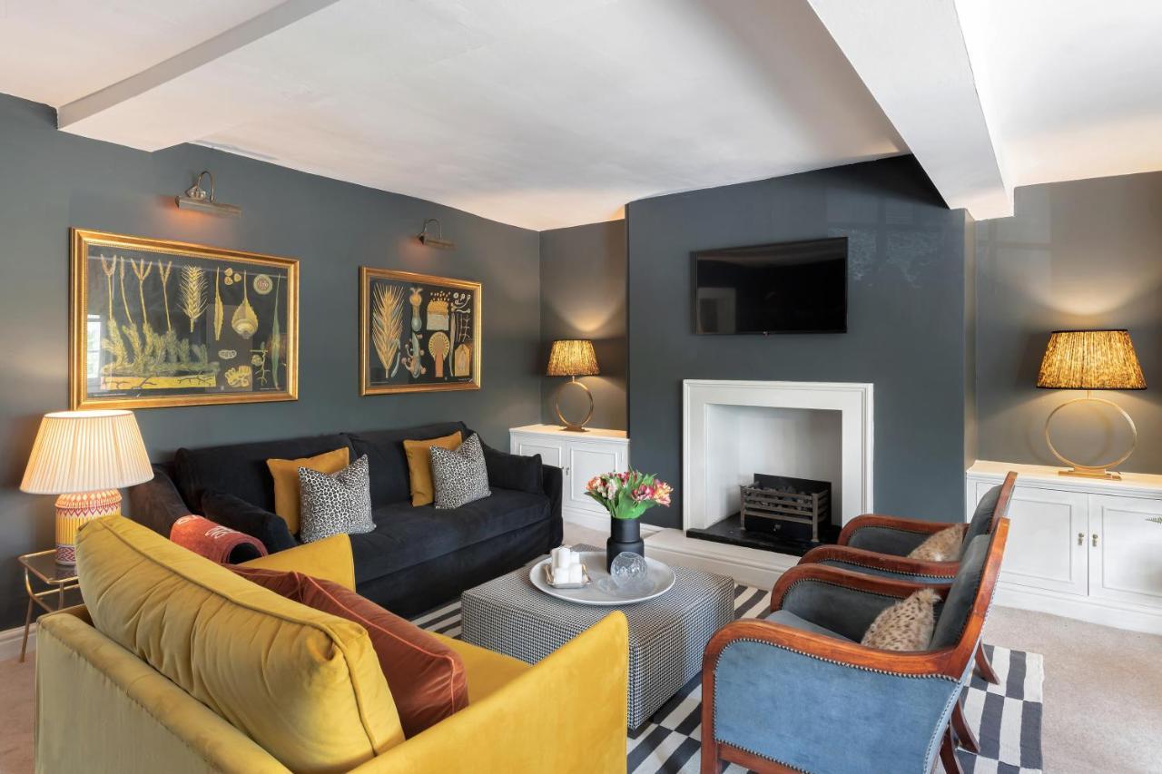 With Private Parking Apartment