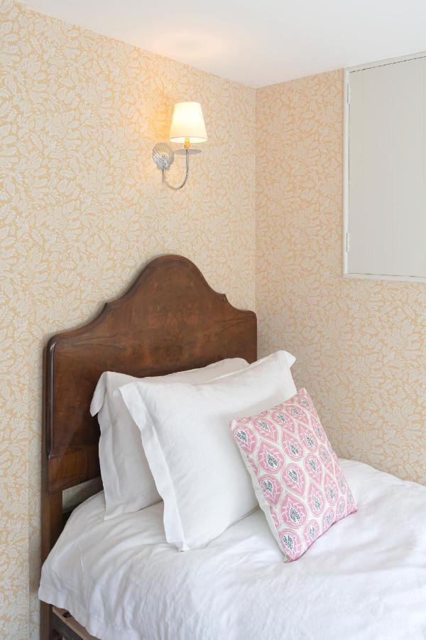 With Private Parking Apartment *