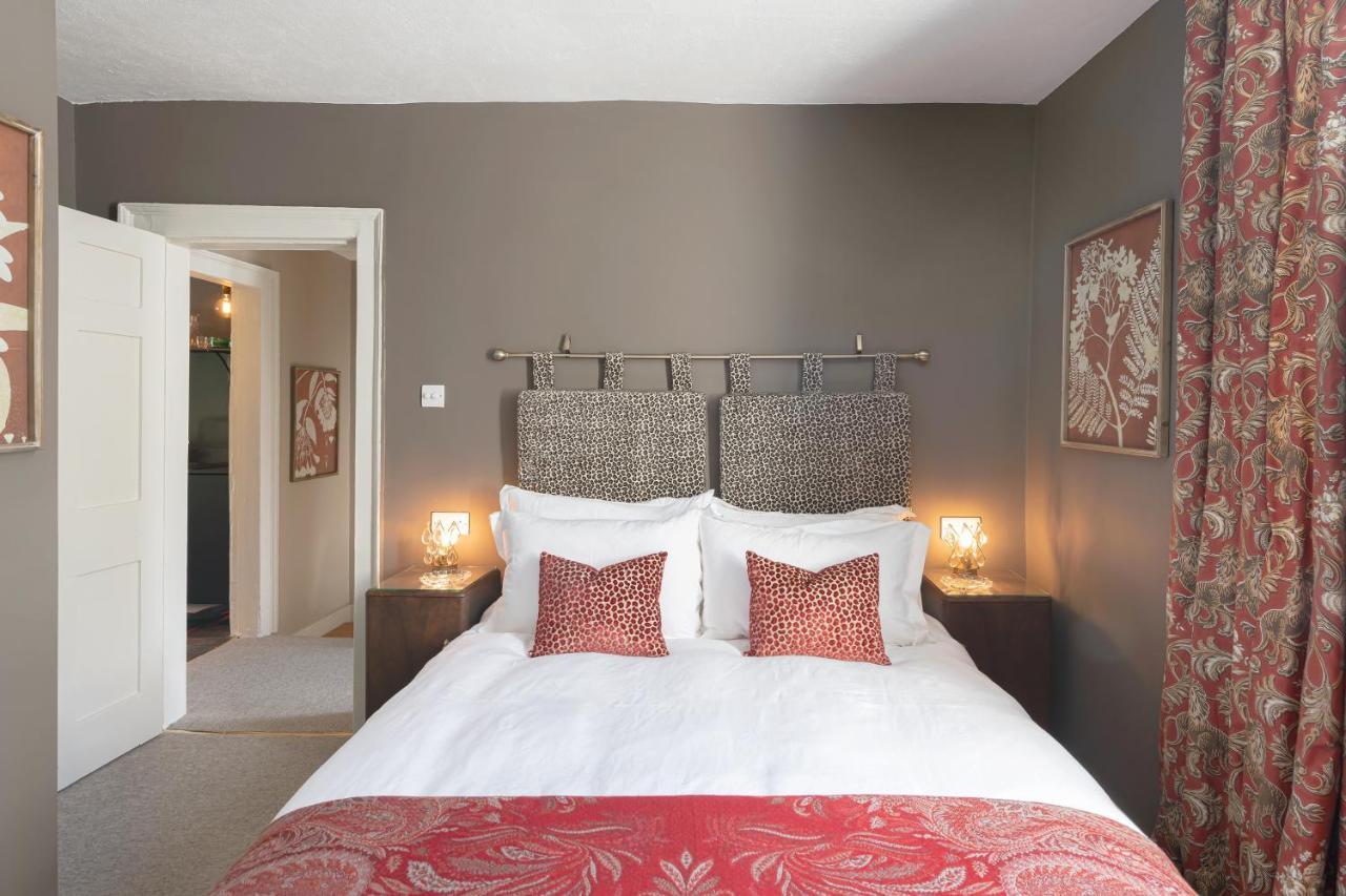 With Private Parking Apartment *